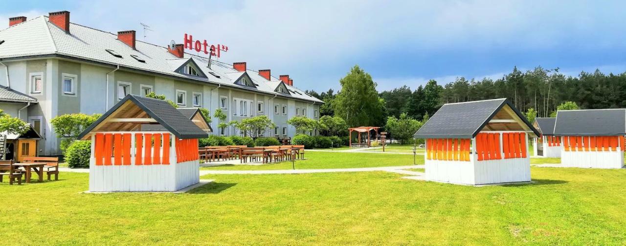 Hotel Tirest Grebiszew Exterior foto